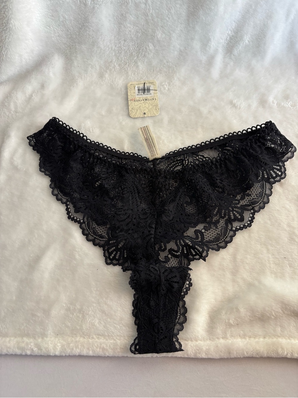Free People Intimately Sheer Lace Thong Size M Black NWT